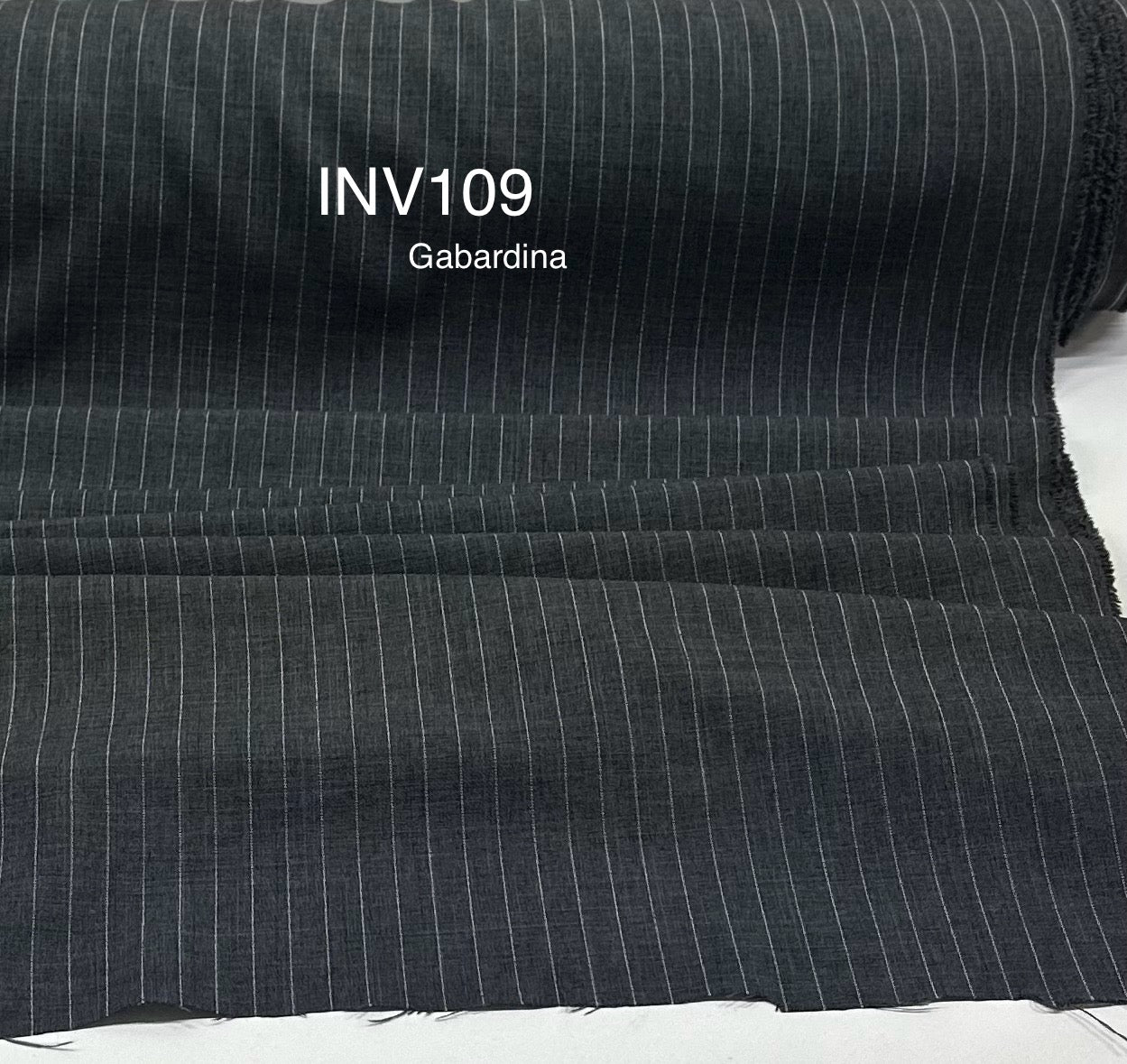 INV109 Gabardina