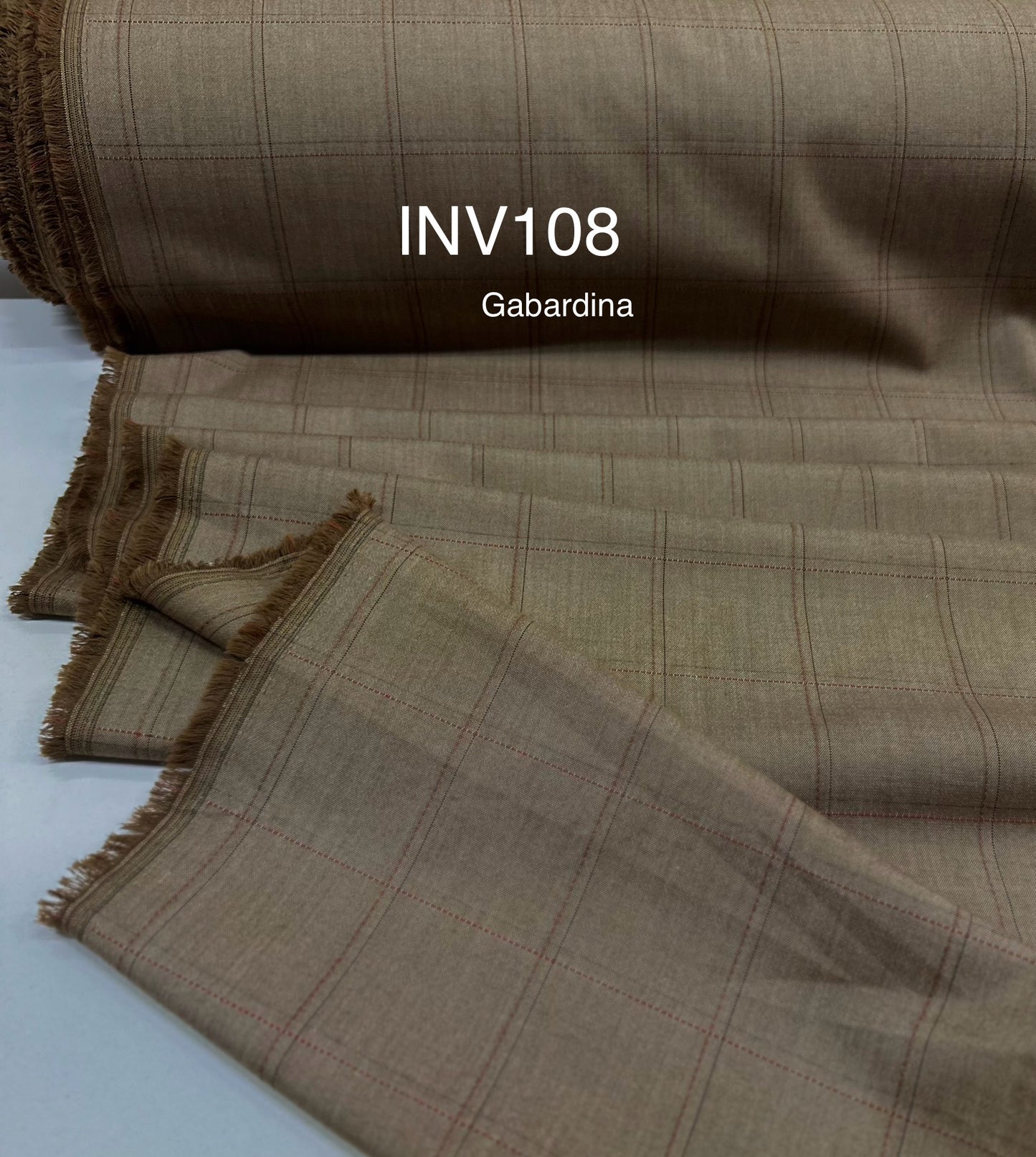 INV108 Gabardina