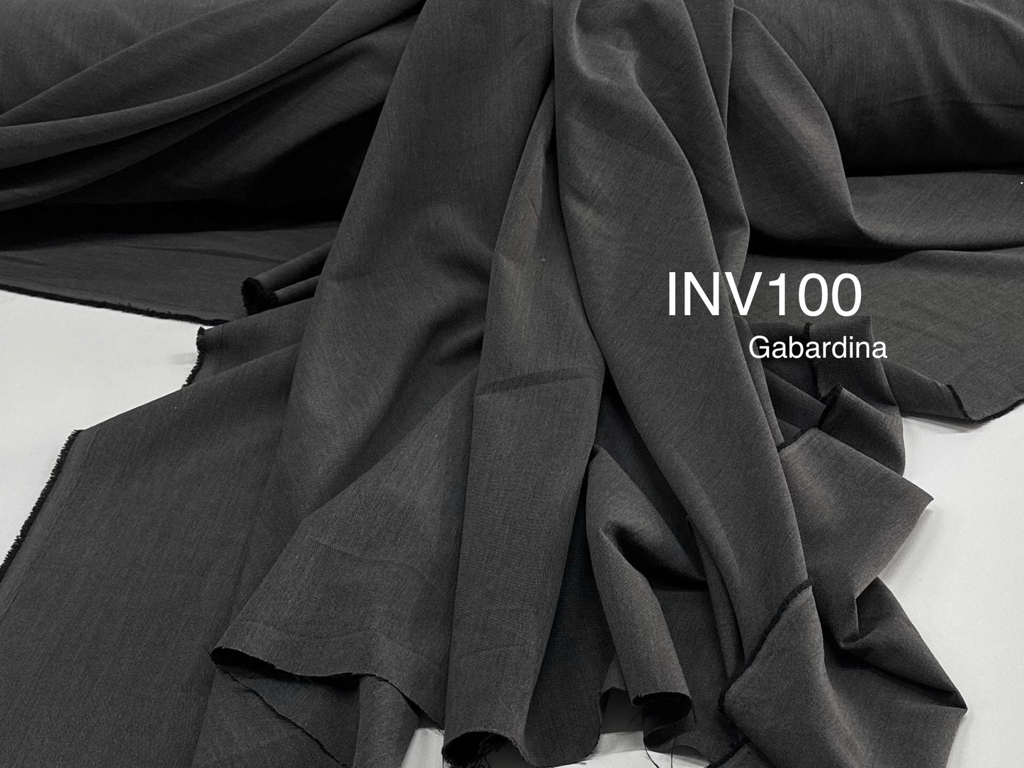 INV100 Gabardina