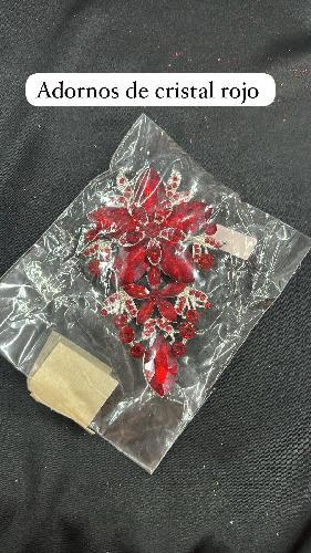 ADORNO DE CRISTAL ROJO