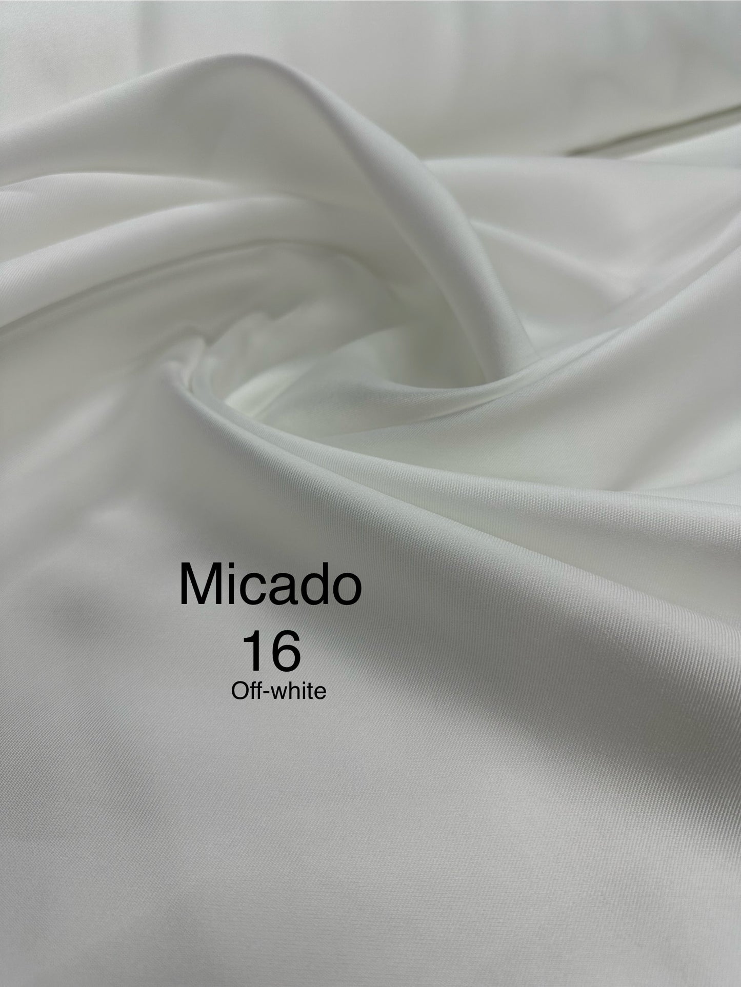 Micado 16 Off-white