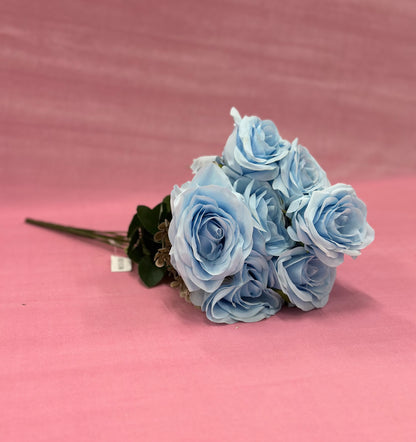 Ramos con 7 y 9 flores. Varios colores. Precios varían.