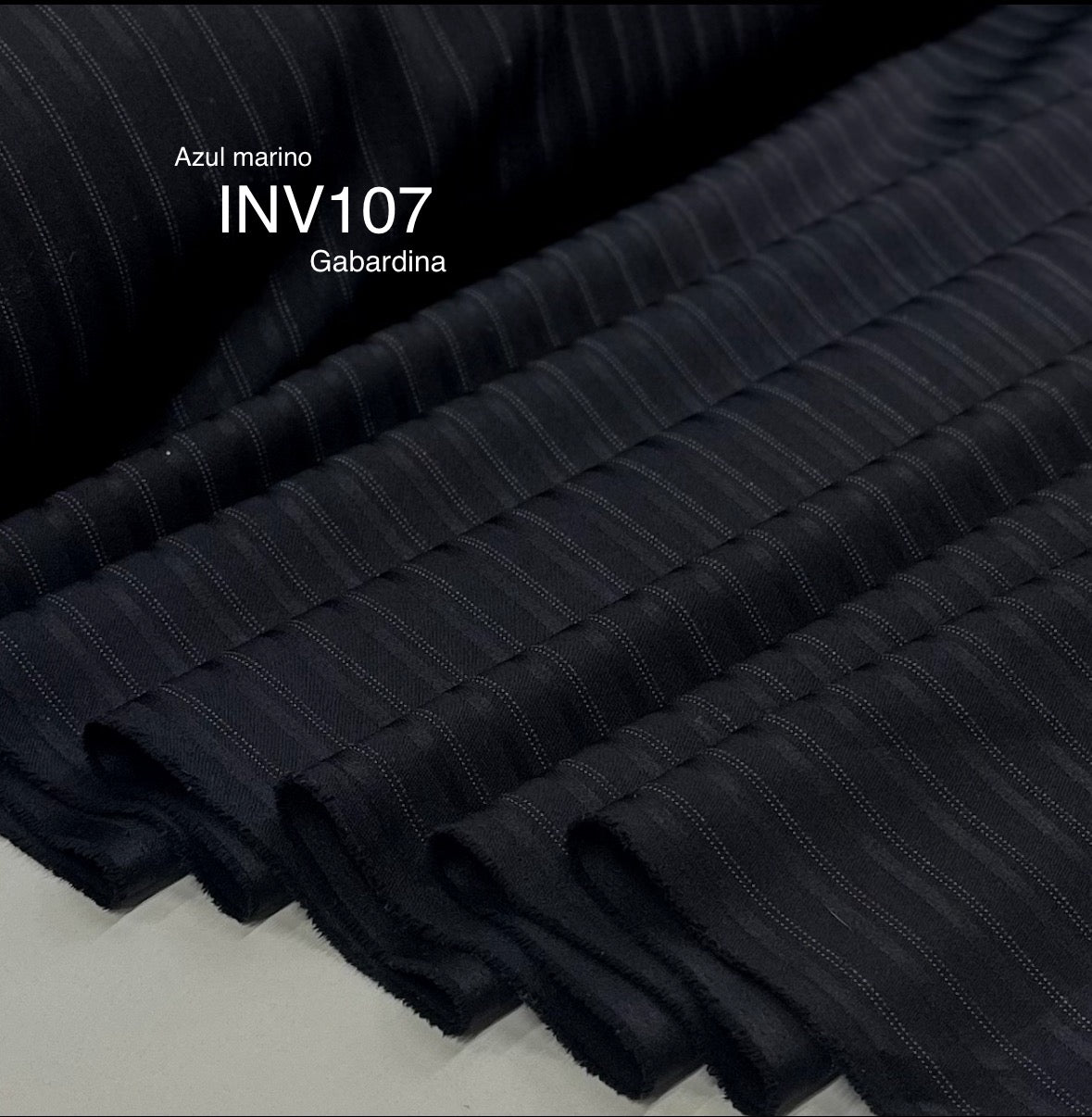 INV107 Gabardina